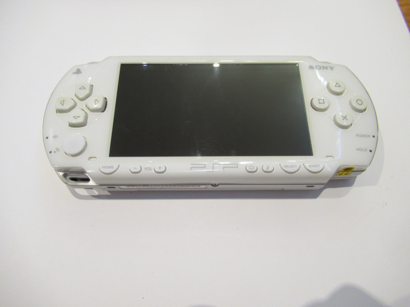 PSP 1000 Cermaic White with Custom Firmware ARK-4, 64GB, USB Charge and Data Cable, Region Free image #7