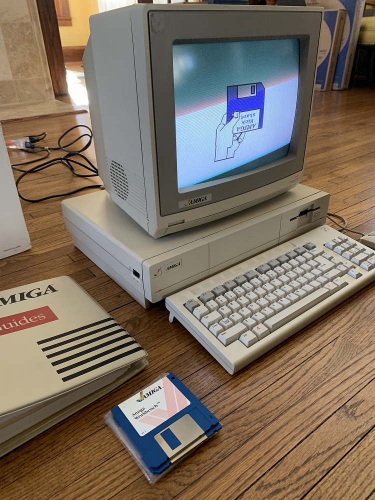 Early Commodore Amiga 1000 and Monitor With Original Boxes and Materials! Excellent Shape! image #7