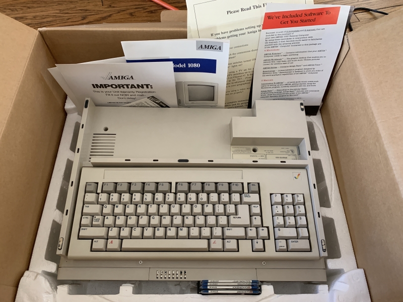 Early Commodore Amiga 1000 and Monitor With Original Boxes and Materials! Excellent Shape! image #2