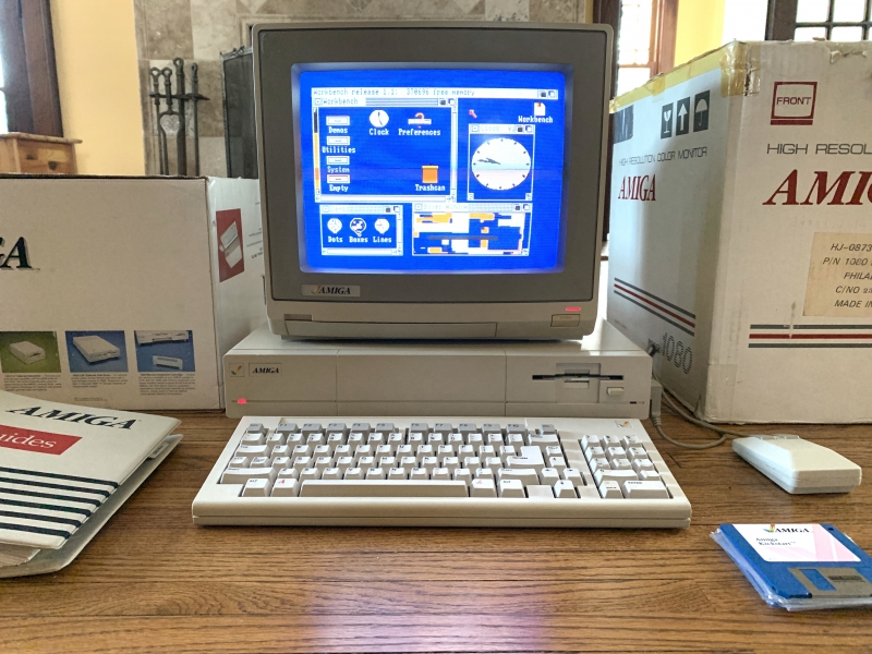 Early Commodore Amiga 1000 and Monitor With Original Boxes and Materials! Excellent Shape!