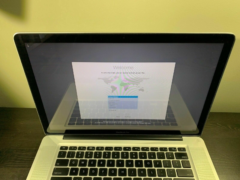 Apple MacBook Pro Laptop 15" 2.4GHZ C2D 4GB RAM 250GB HD High Sierra Refurbished image #2